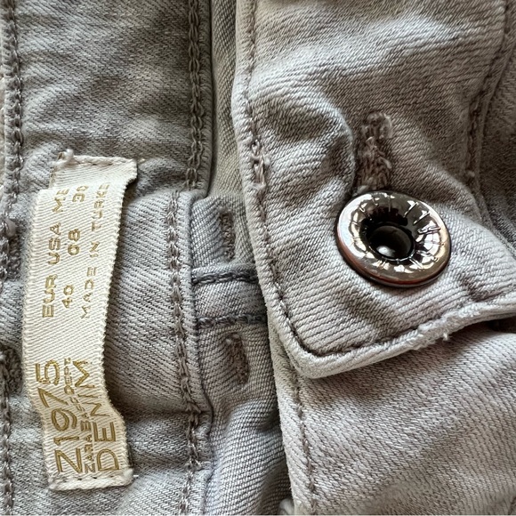 Zara Distressed Jeans - Picture 5 of 8